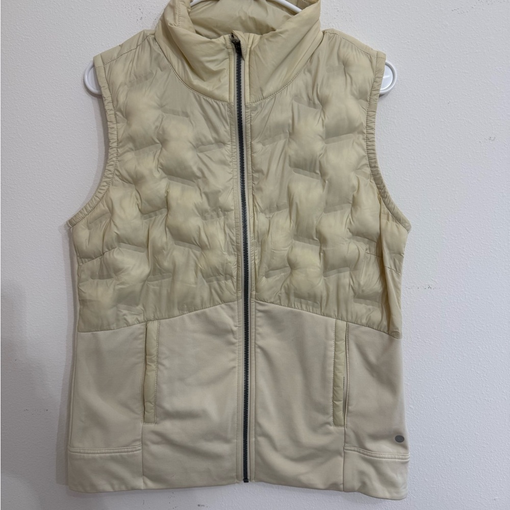 CALIA by Carrie Underwood Cream Quilted Vest